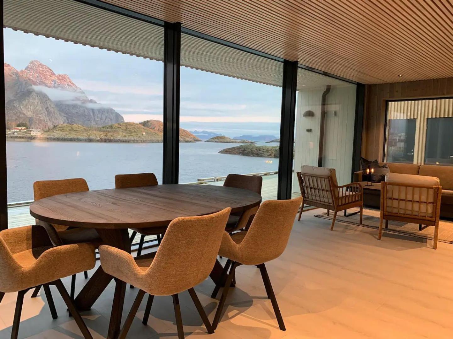 Stor Moderne Leilighet I Henningsvaer, 70 Kvm Exterior photo
