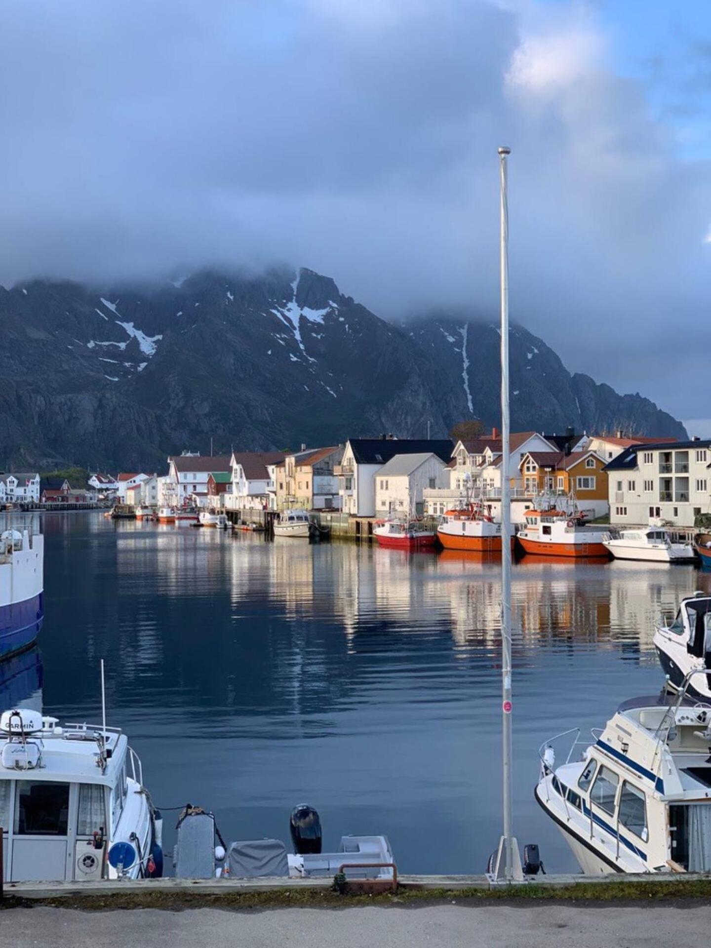 Stor Moderne Leilighet I Henningsvaer, 70 Kvm Exterior photo